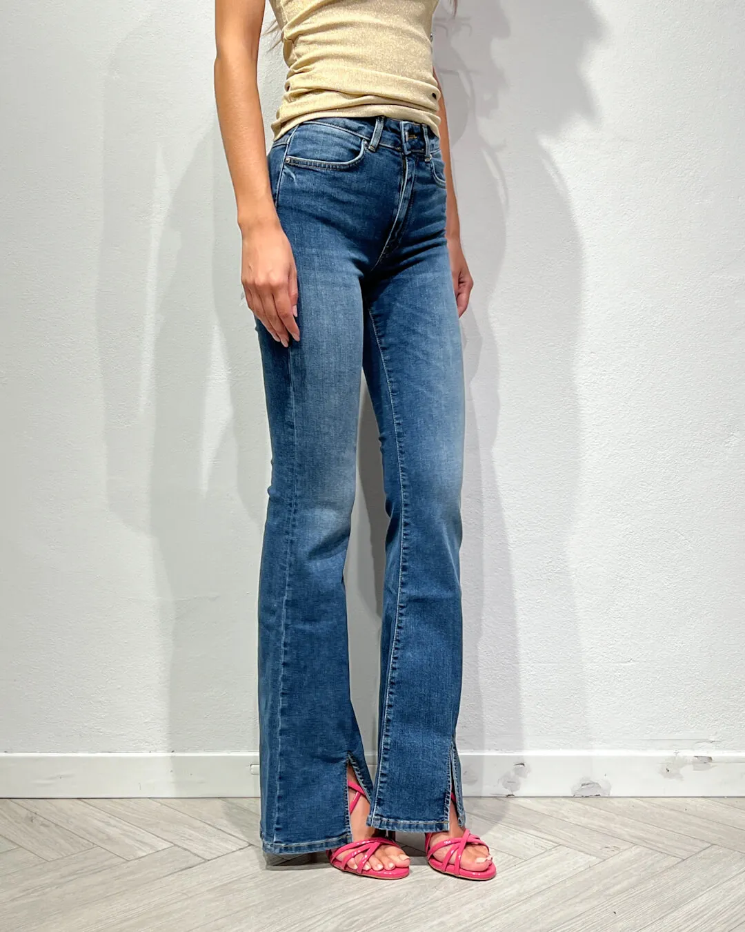 -JEANS FLARE CON SPACCHI – GISELE – VICOLO