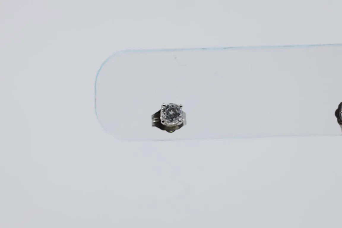 14k White Gold 0.30tcw Diamond Stud Earrings (7.00g.)