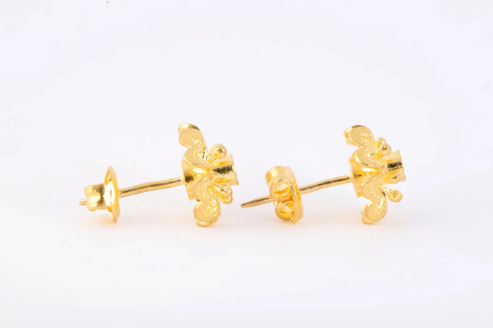 22k Yellow Gold Flower Stud Earrings (4.16g.)