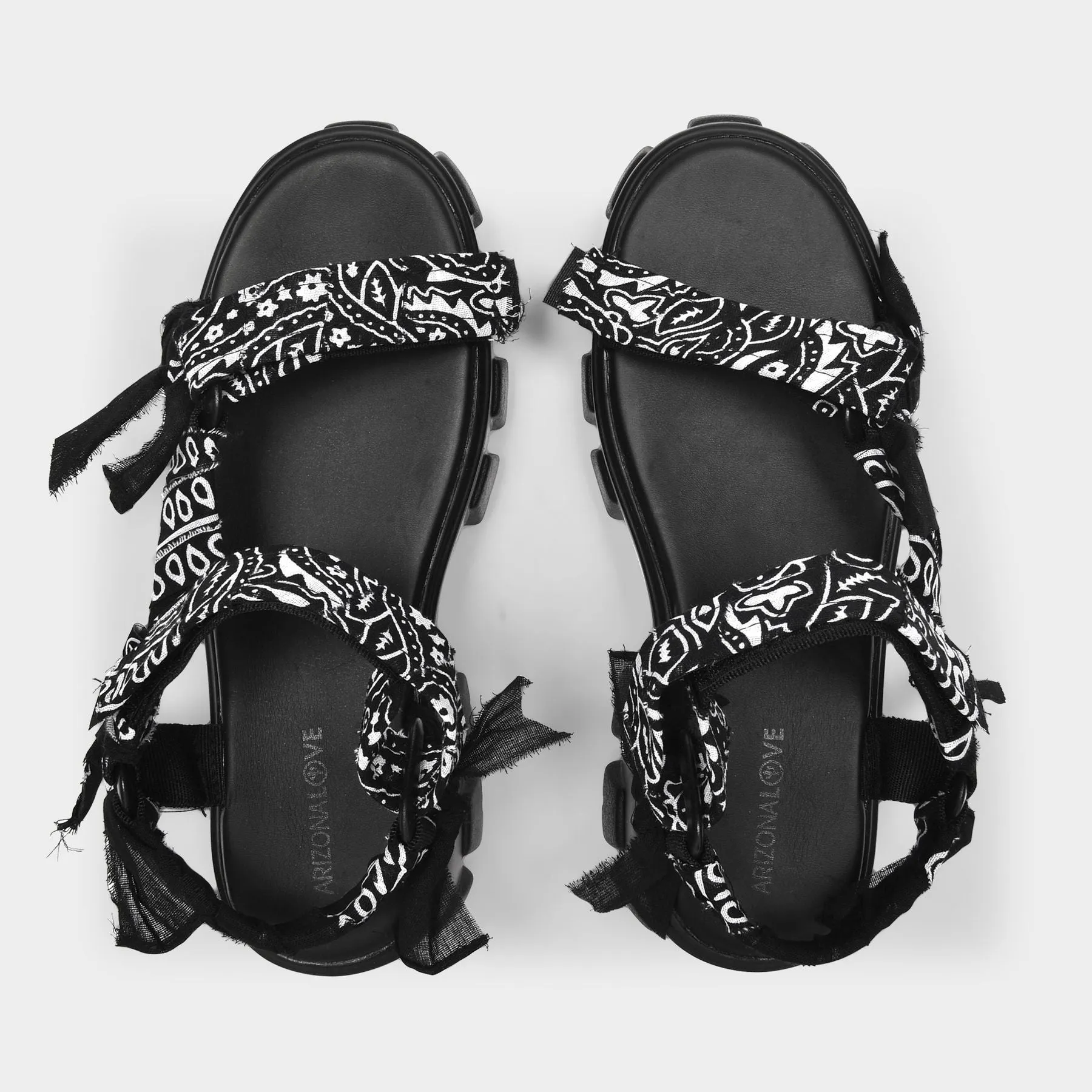 Arizona Love  Trekky Platform Sporty Sandals in Black Canvas
