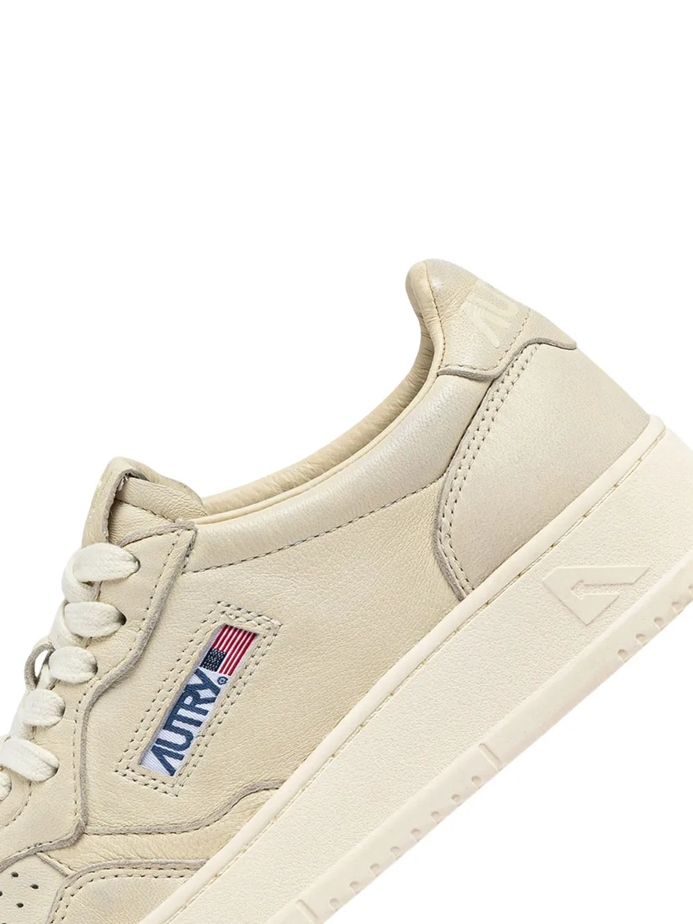 Autry Medalist Low Sneakers In Winter White Nappa