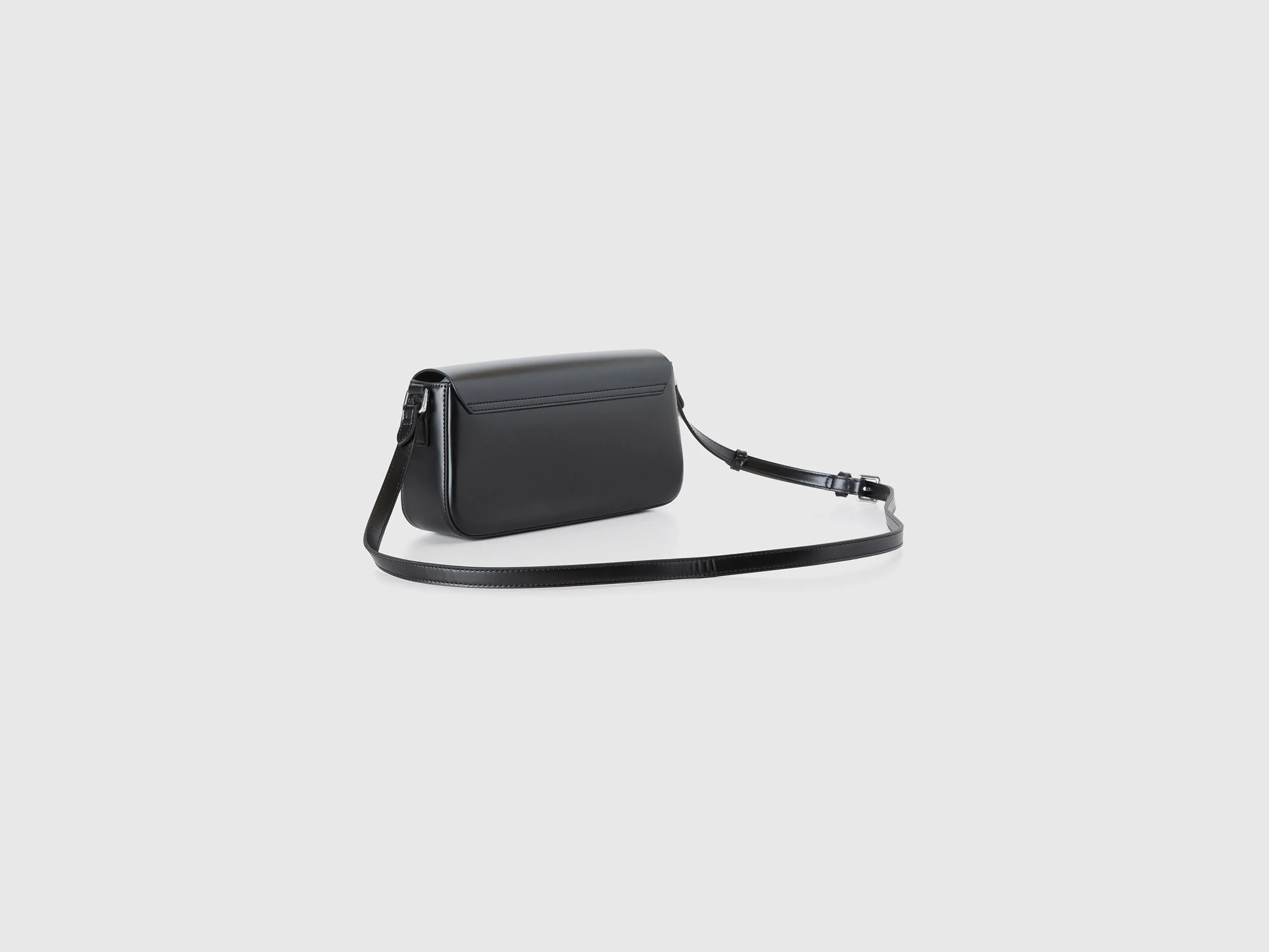 Baguette bag in imitation leather - Black | Benetton