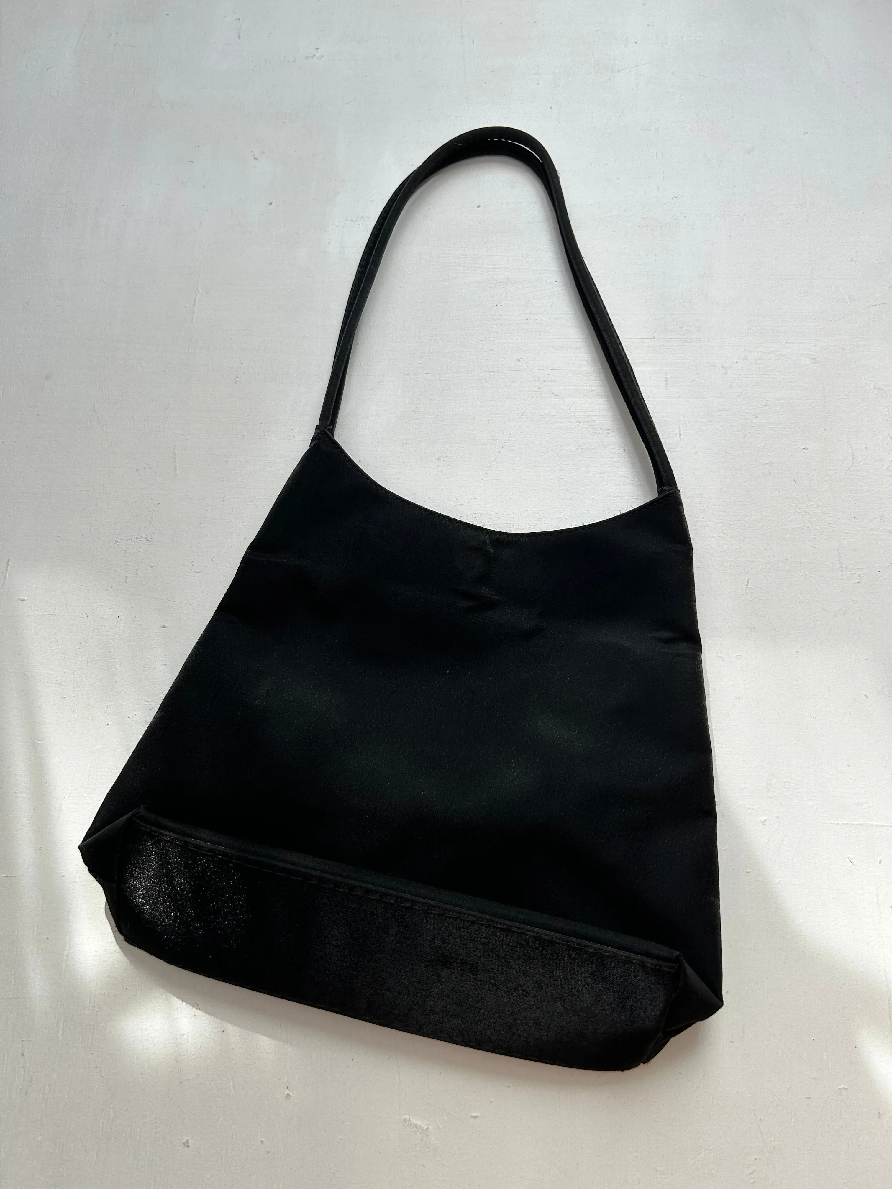 Black y2k vintage minimalist shoulder bag