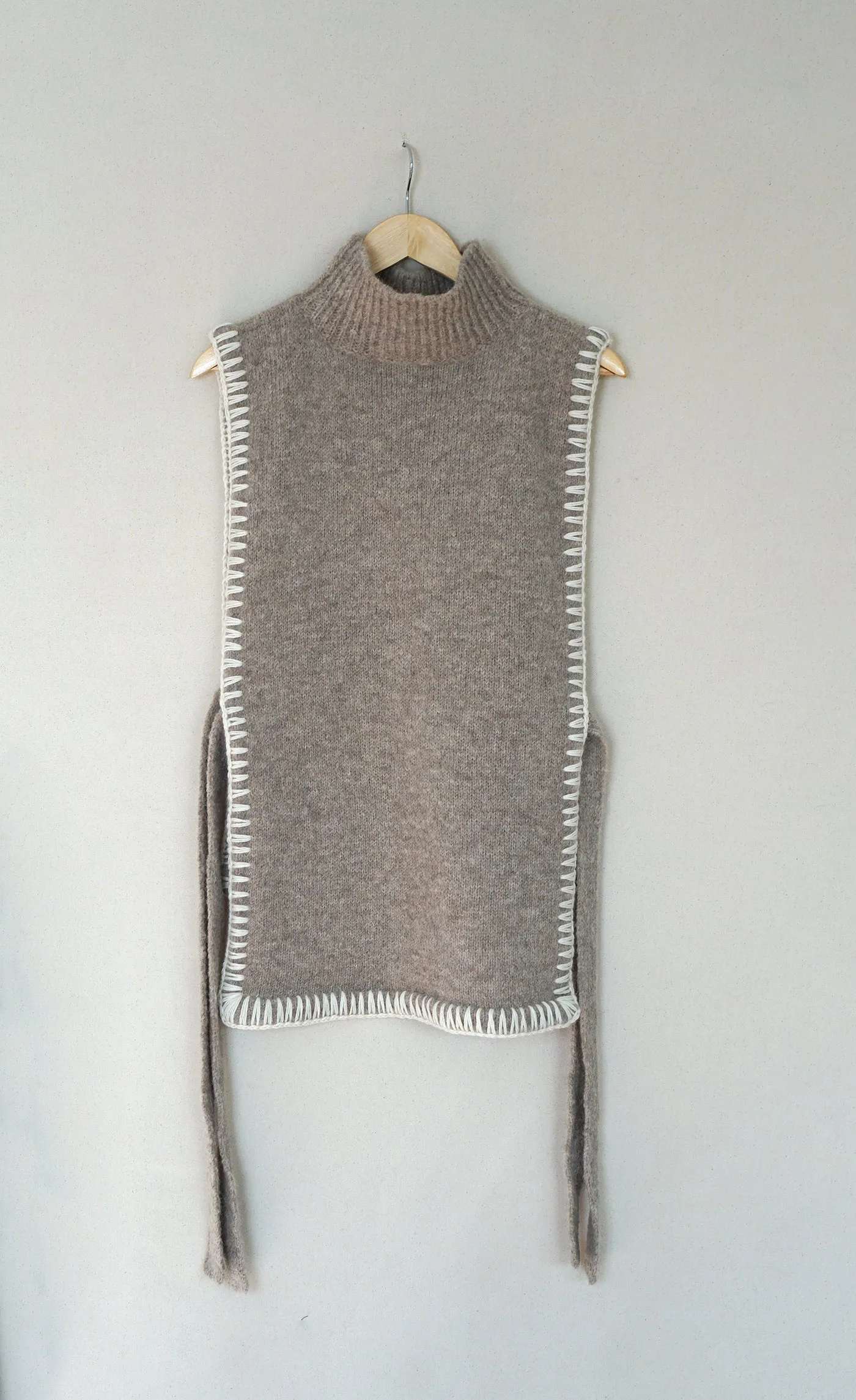 BLANKET STITCHED KNIT VEST | SAND