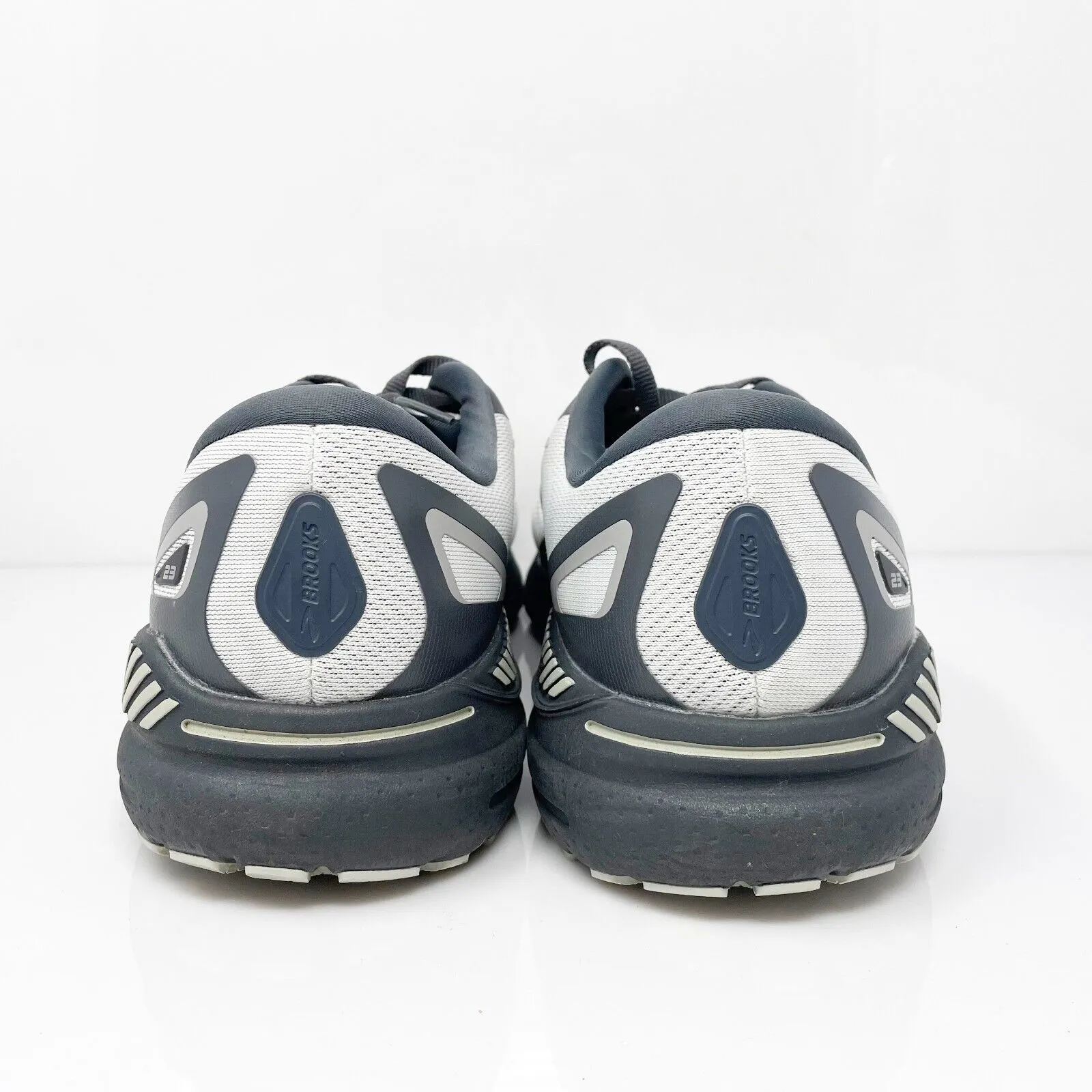 Brooks Mens Adrenaline GTS 23 1103914E065 Gray Running Shoes Sneakers Size 9 4E