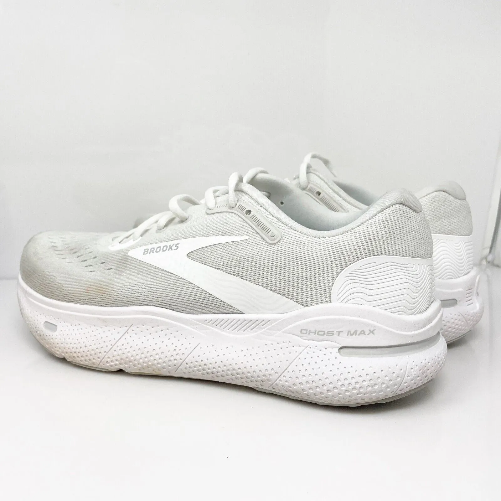 Brooks Mens Ghost Max 1104062E124 White Running Shoes Sneakers Size 9.5 2E