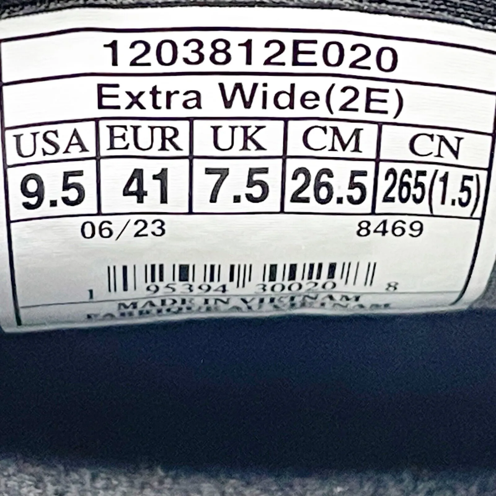 Brooks Womens Adrenaline GTS 23 1203812E020 Black Running Shoes Sneakers 9.5 2E