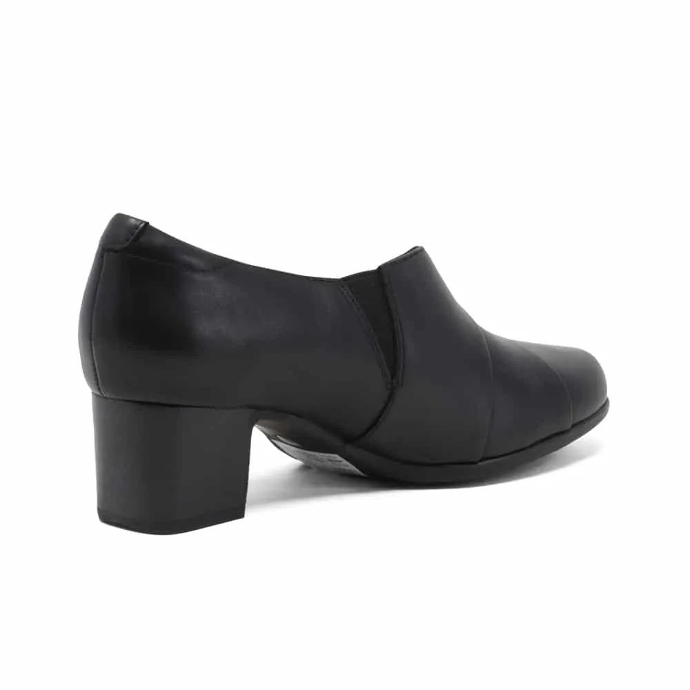 CLARKS Un Damson Adele Women Black Leather