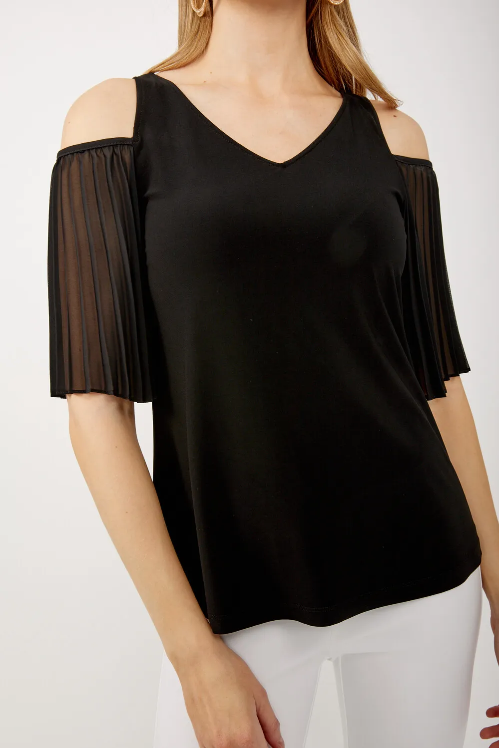 Cold-shoulder V-neck Pullover Style 241037