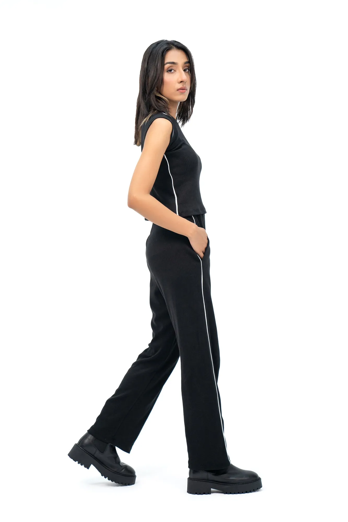 Contrast Trim Ribbed Knit Vest  - Black