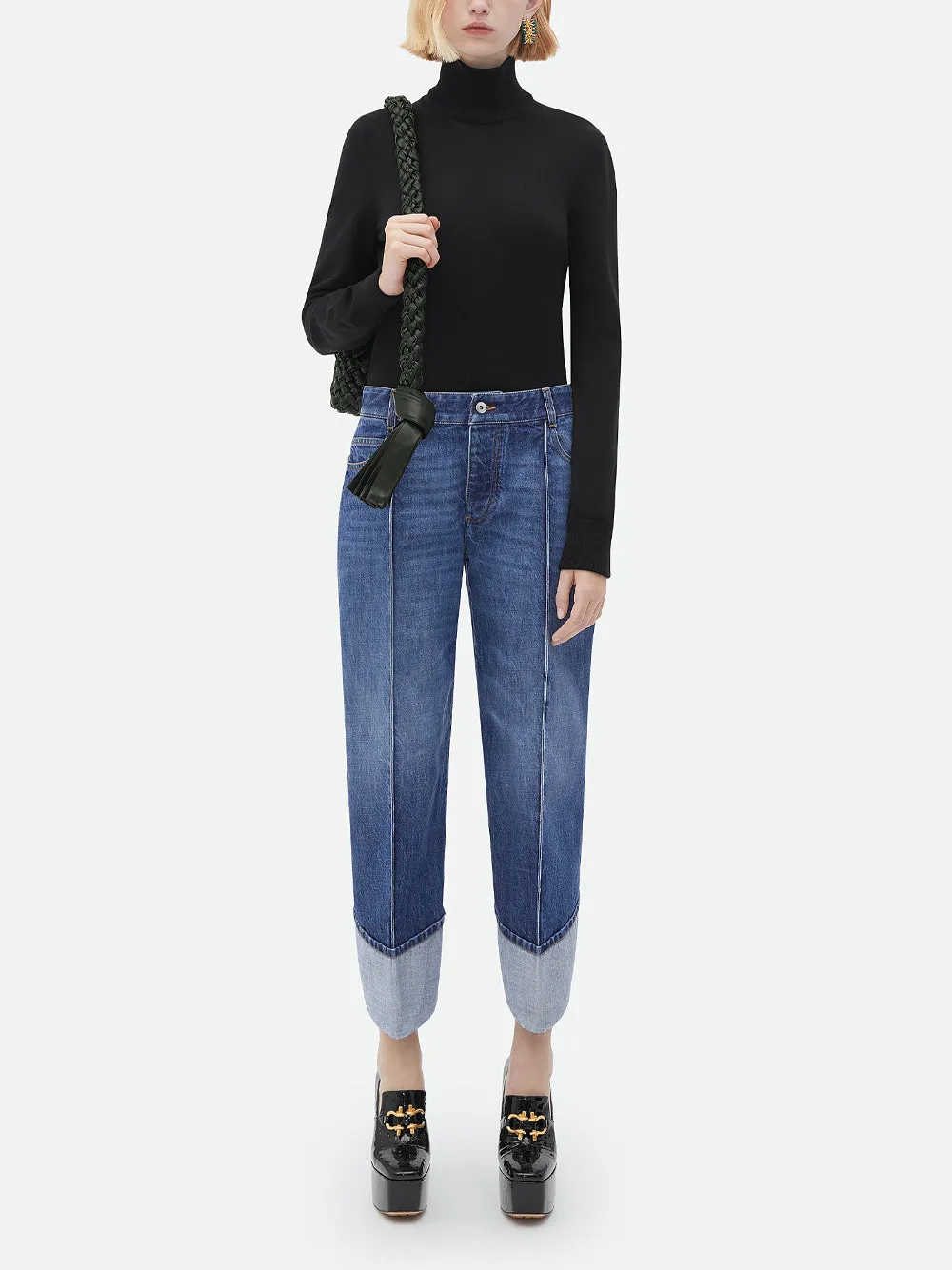 Curved shape jeans