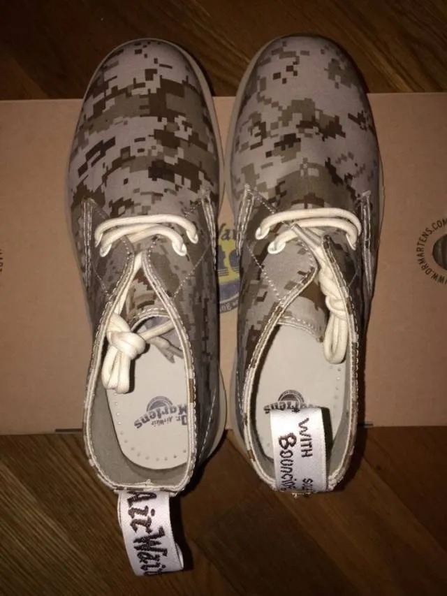 Dr. martens nixon desert camo boot men 8 new.supreme.nike.ds