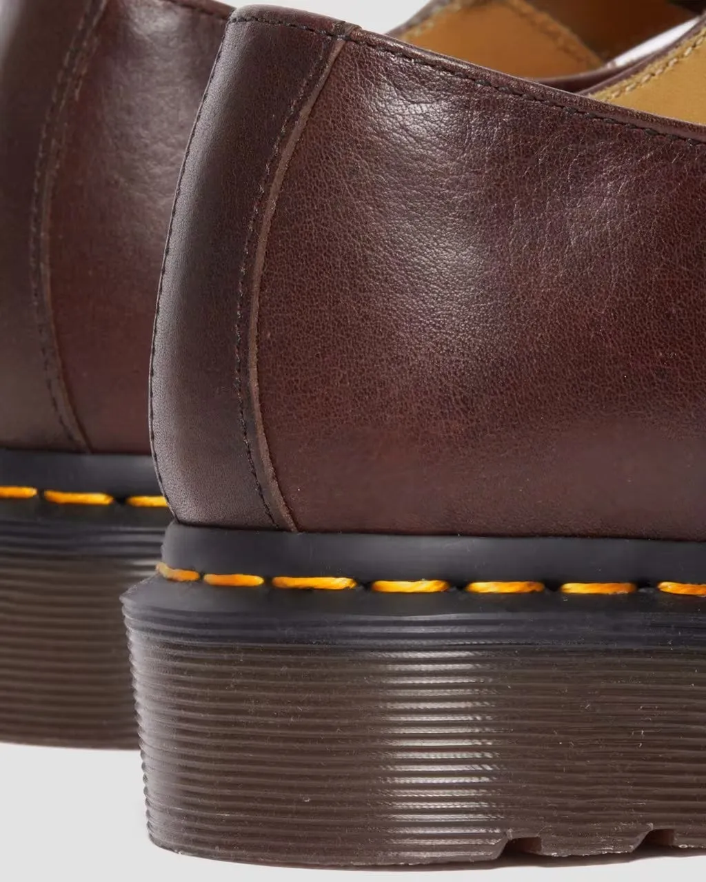 Dr. Martens T-Bar Regency Calf Shoe M - Whiskey