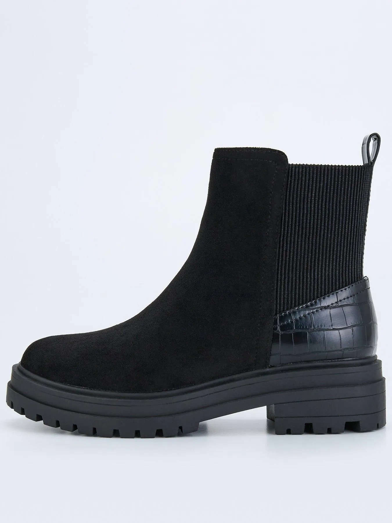 Everyday Cleated Sole Ankle Boot With Gold Clip