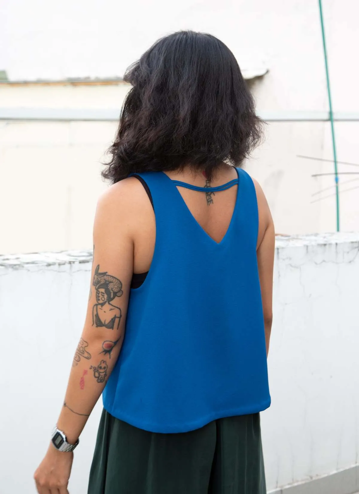 Fennel Sleeveless Back V Cropped Top - Blue