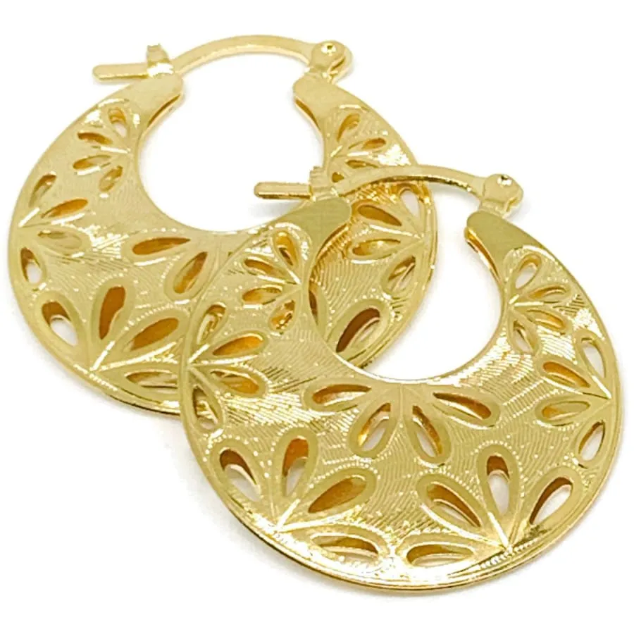 Filigree round hoops earrings in 18k of gold layered