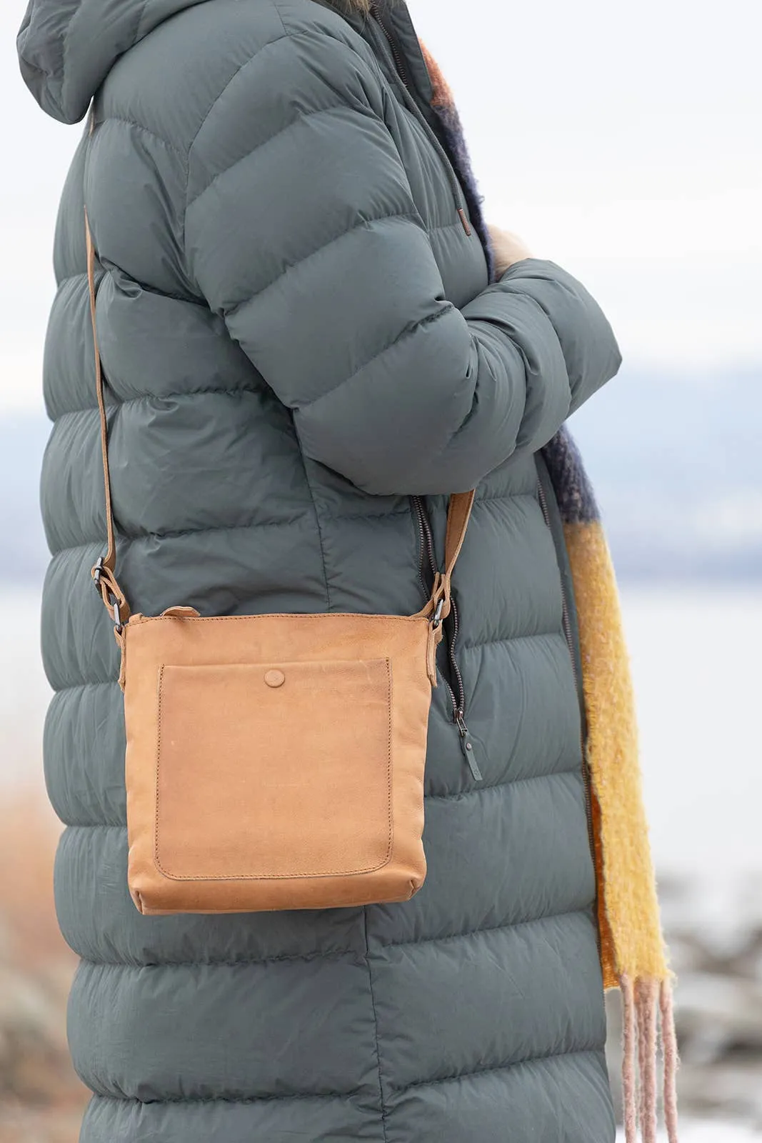 [ISABELLA] SMALL CROSSBODY BAG | SUPER SOFT NAPPA LEATHER: Mocha