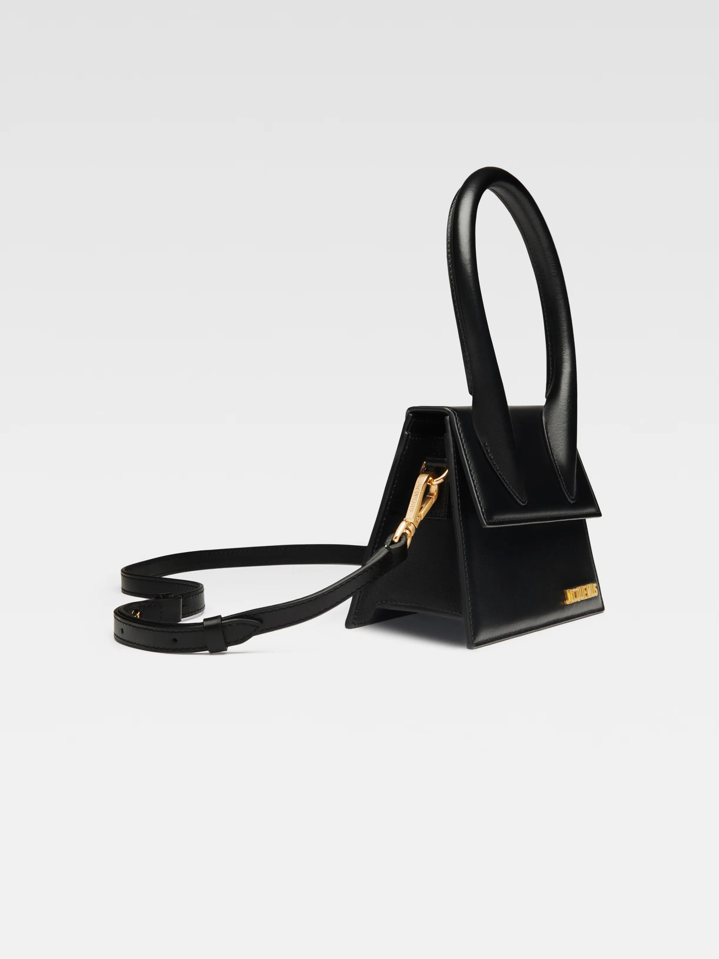 Jacquemus Le Chiquito Moyen Shoulder Bag 