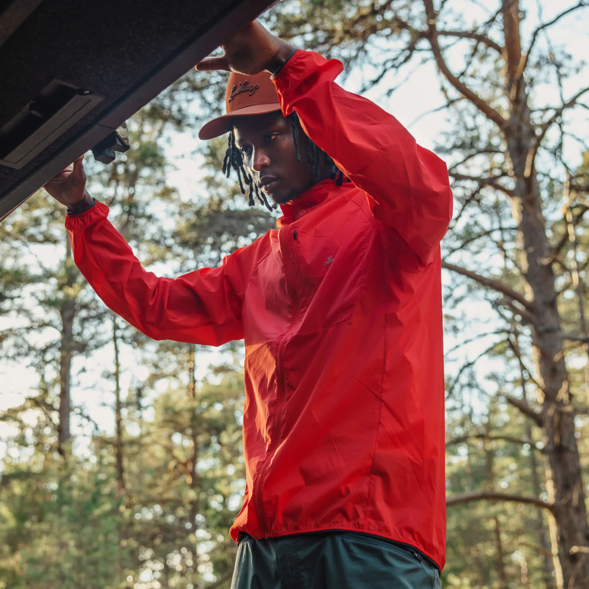 Lundhags Men's Tived Light Wind Jacket Lively Red | Buy Lundhags Men's Tived Light Wind Jacket Lively Red here | Outno