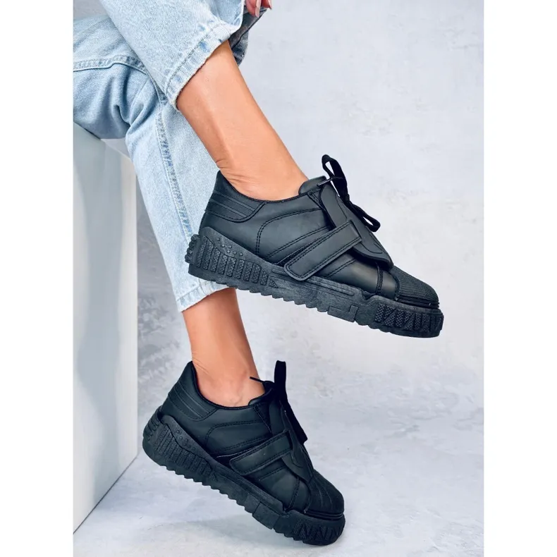 Melbo Black women's sneakers