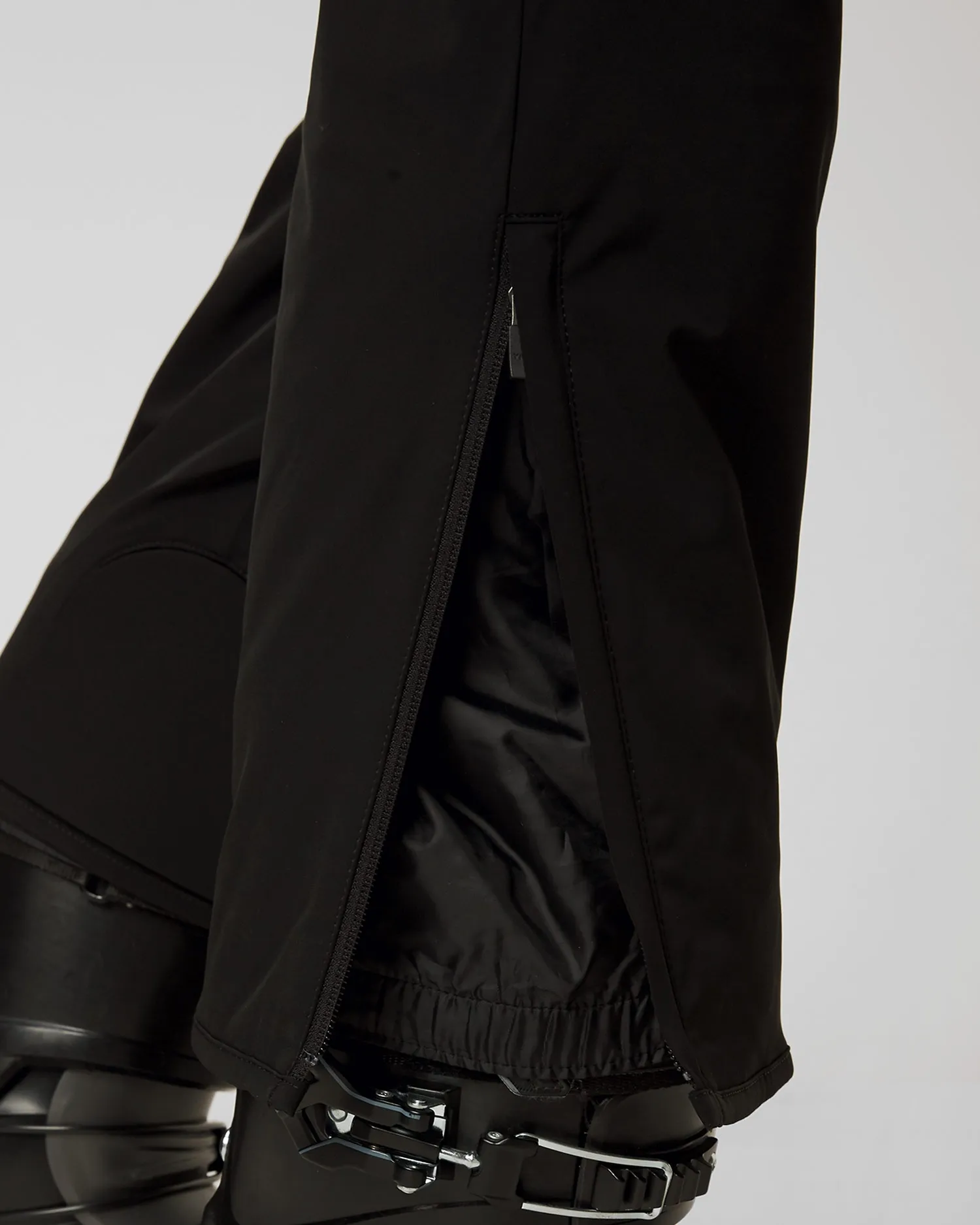 Men's ski trousers Descente Swiss DWMWGD40-blk