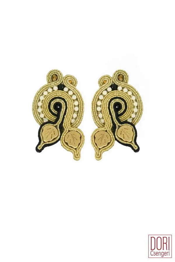 Nefertiti, Elegant Clip-on Earrings