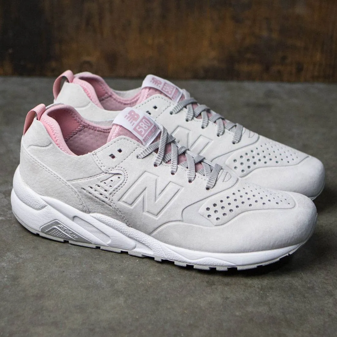 New Balance Men 580 Re-Engineered MRT580DB (white / rose)