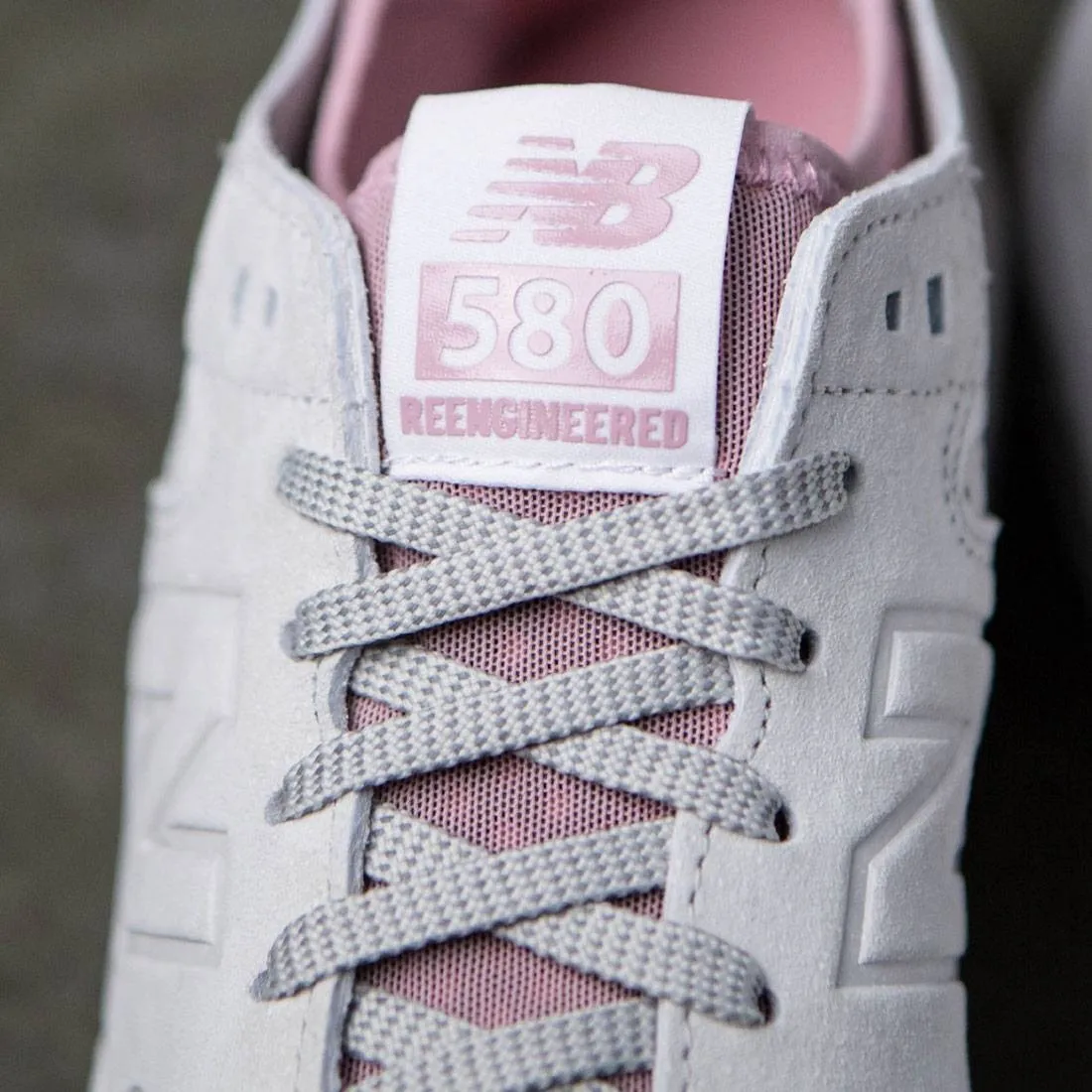 New Balance Men 580 Re-Engineered MRT580DB (white / rose)