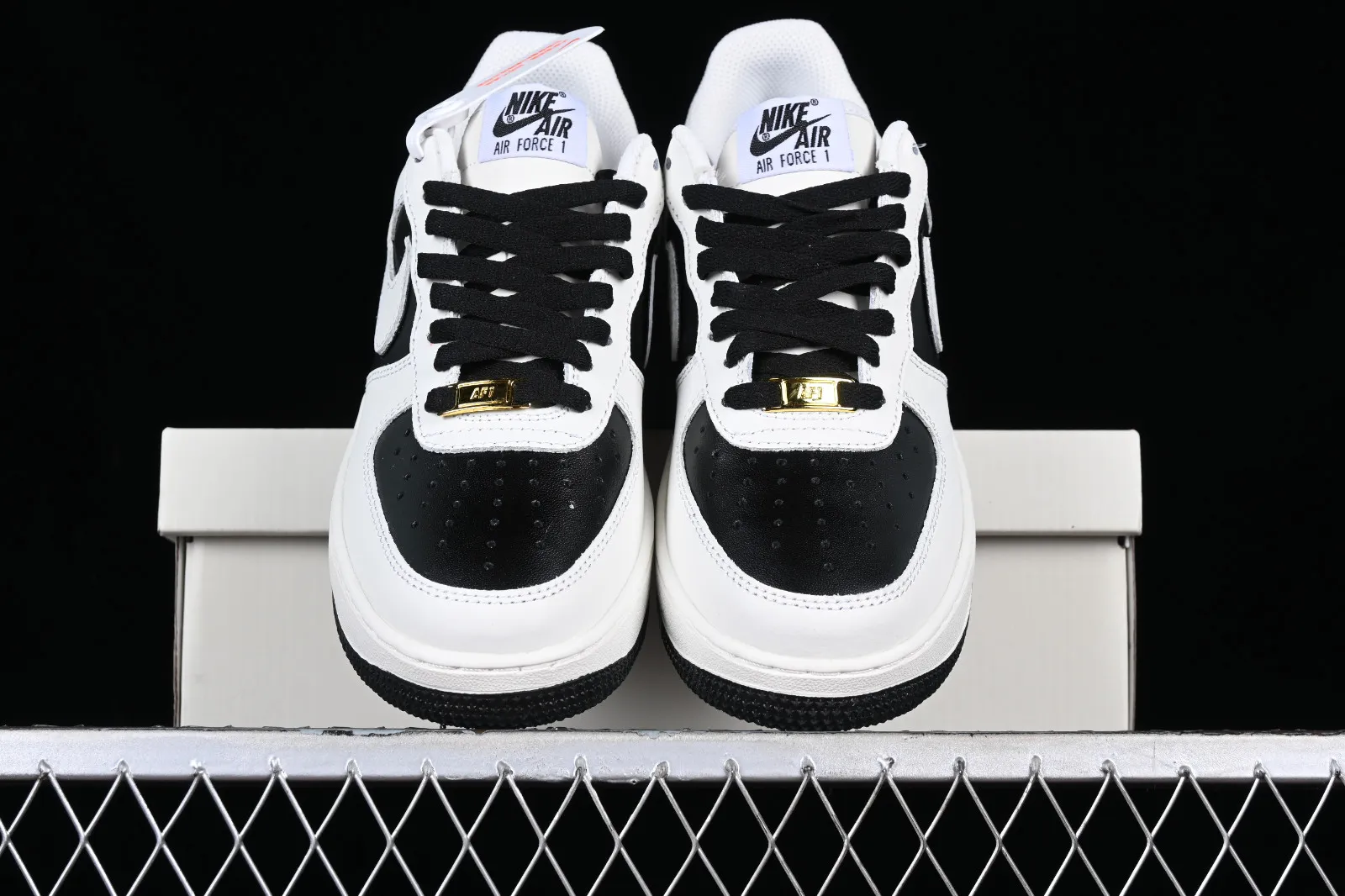 Nike Air Force 1 07 Low White Black AV0303-725