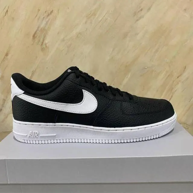 Nike air force 1’ 07