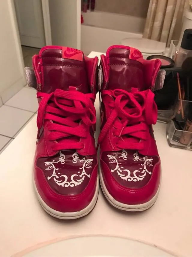 Nike Dunk High Dontrelle size 9.5