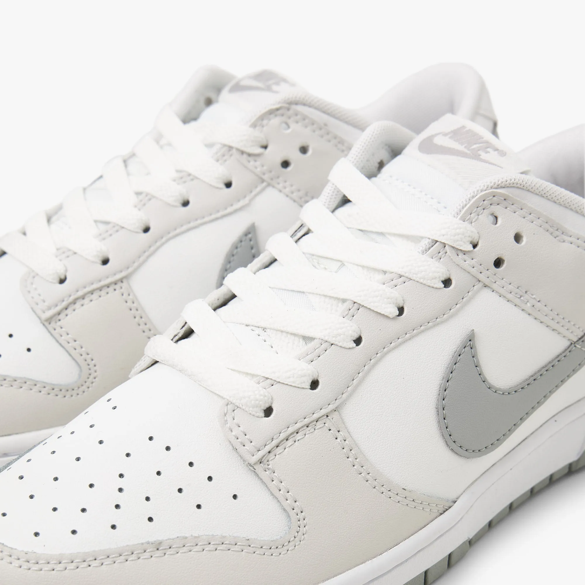 Nike Dunk Low Summit White / Light Smoke Grey