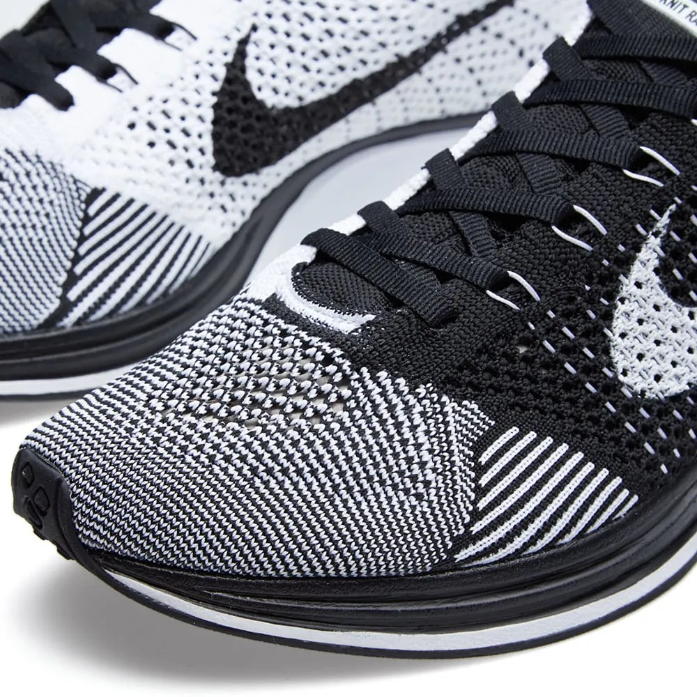 Nike Flyknit RacerBlack & White