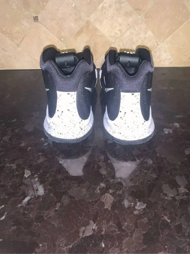 Nike Kyrie 4 Black