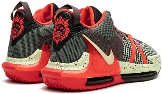 Nike Lebron Witness VII 