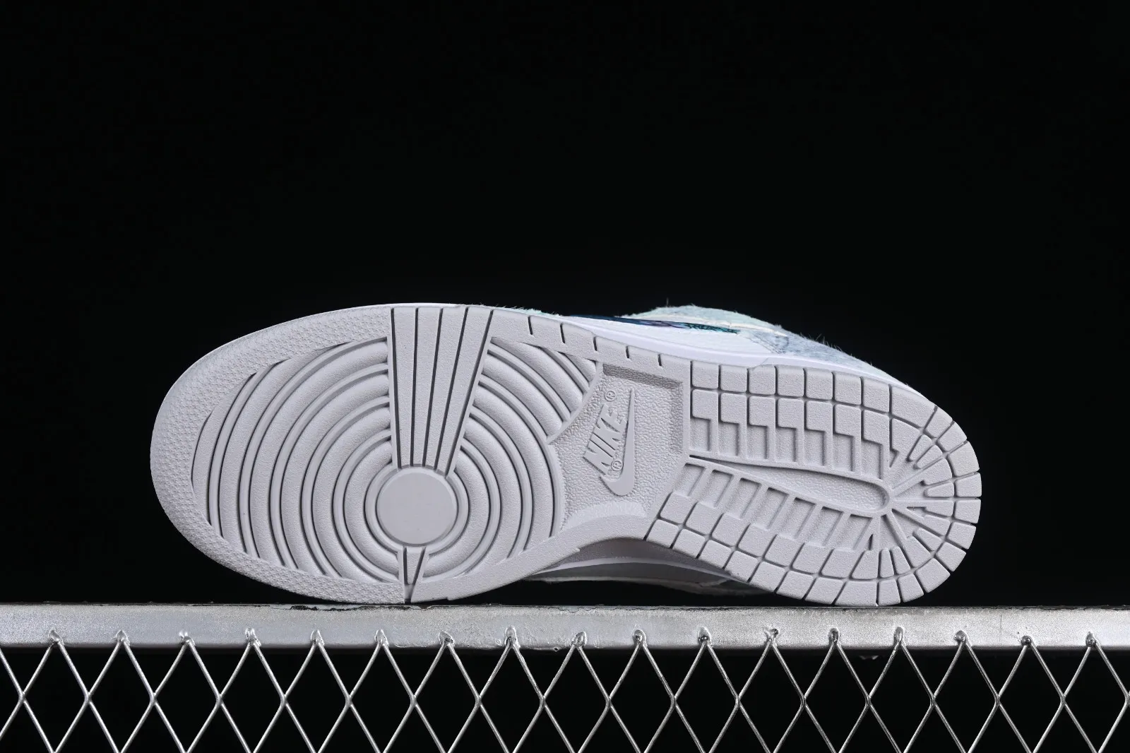 Nike SB Dunk Low CNY Pure Platinum White Grey DV0831-101