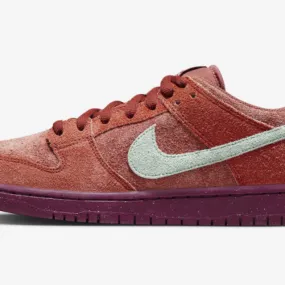 NIKE SB DUNK LOW MYSTIC RED
