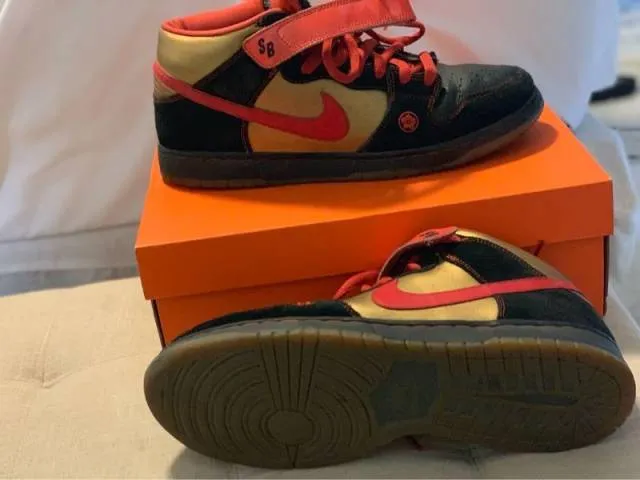 Nike SB Dunk Mid Money Cat