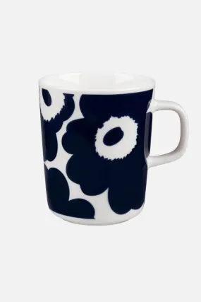 Oiva Unikko Mug 2.5dl in White and Dark Blue    
