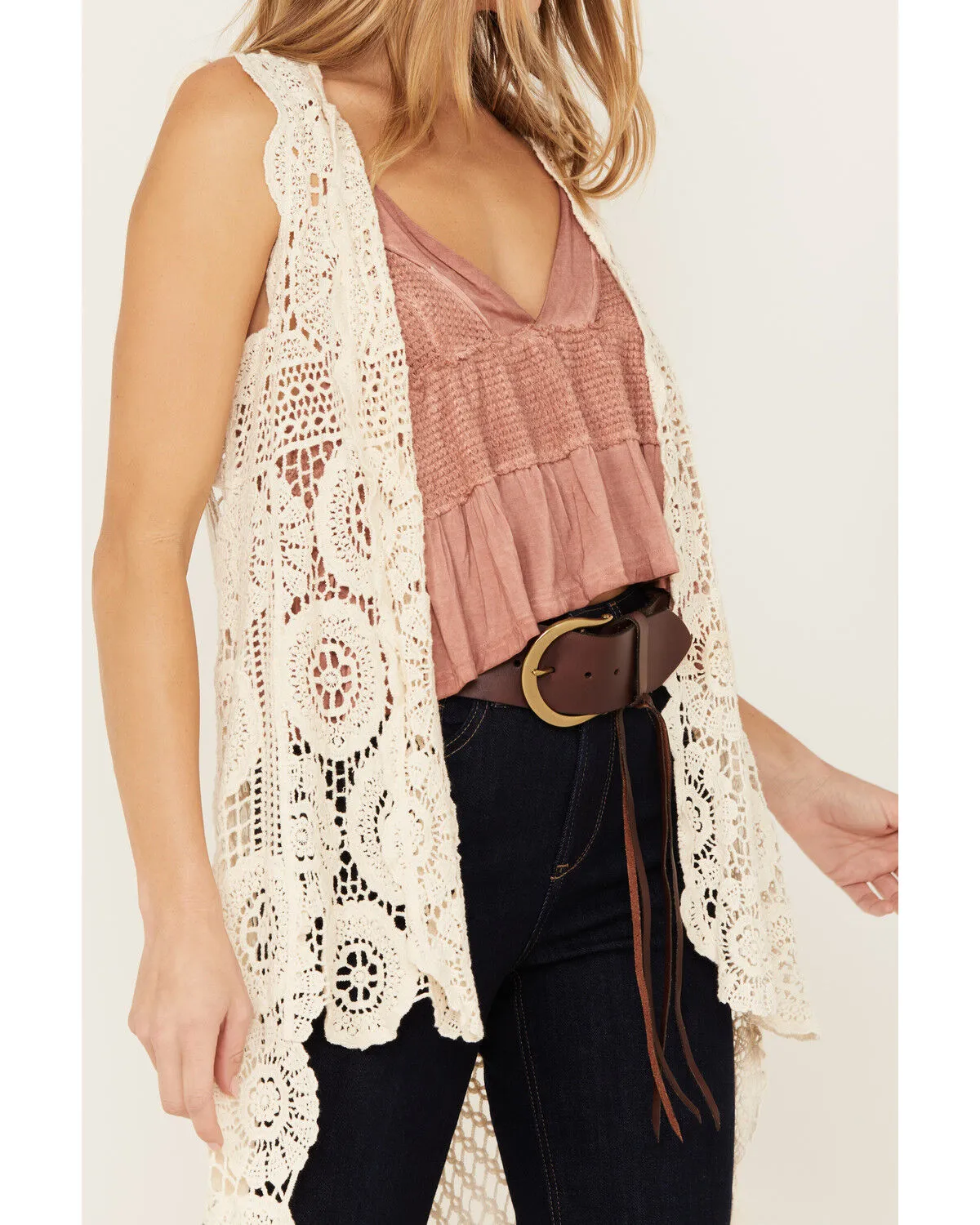 Product Name:  En Creme Floral Crochet High-Low Vest