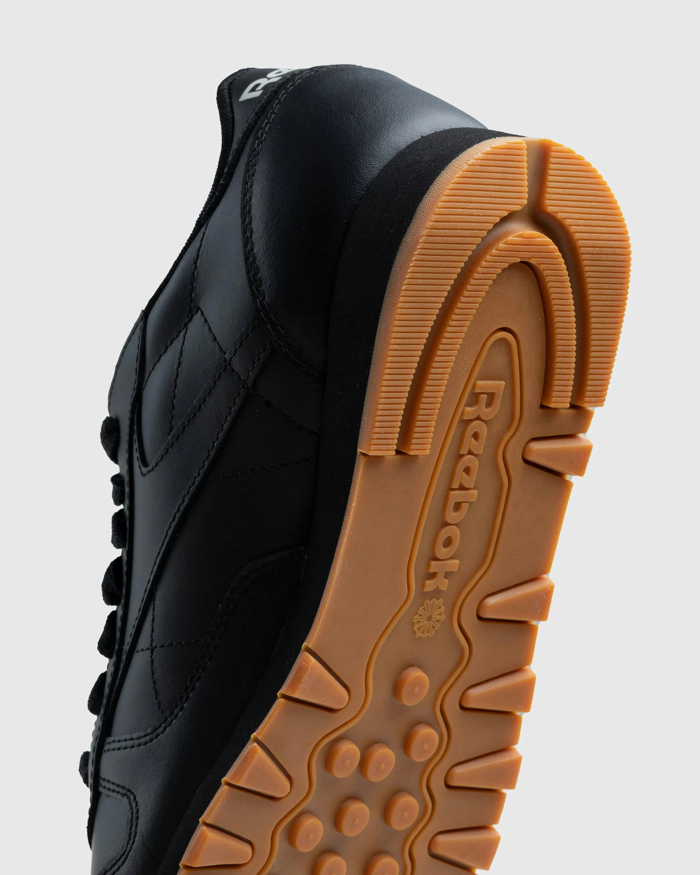Reebok – Classic Leather Black | Highsnobiety Shop