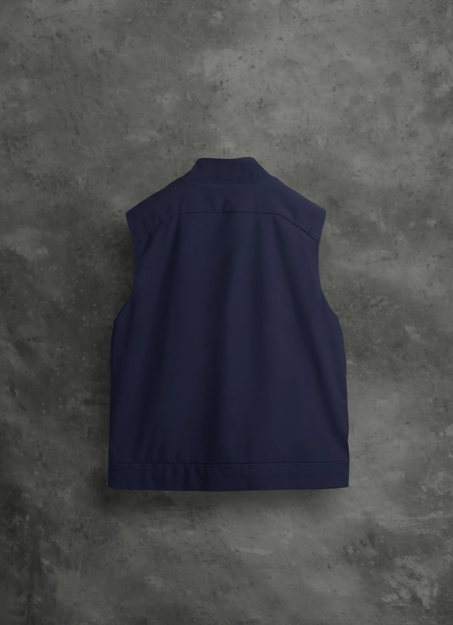 Solid-colour vest with adjustable hem-