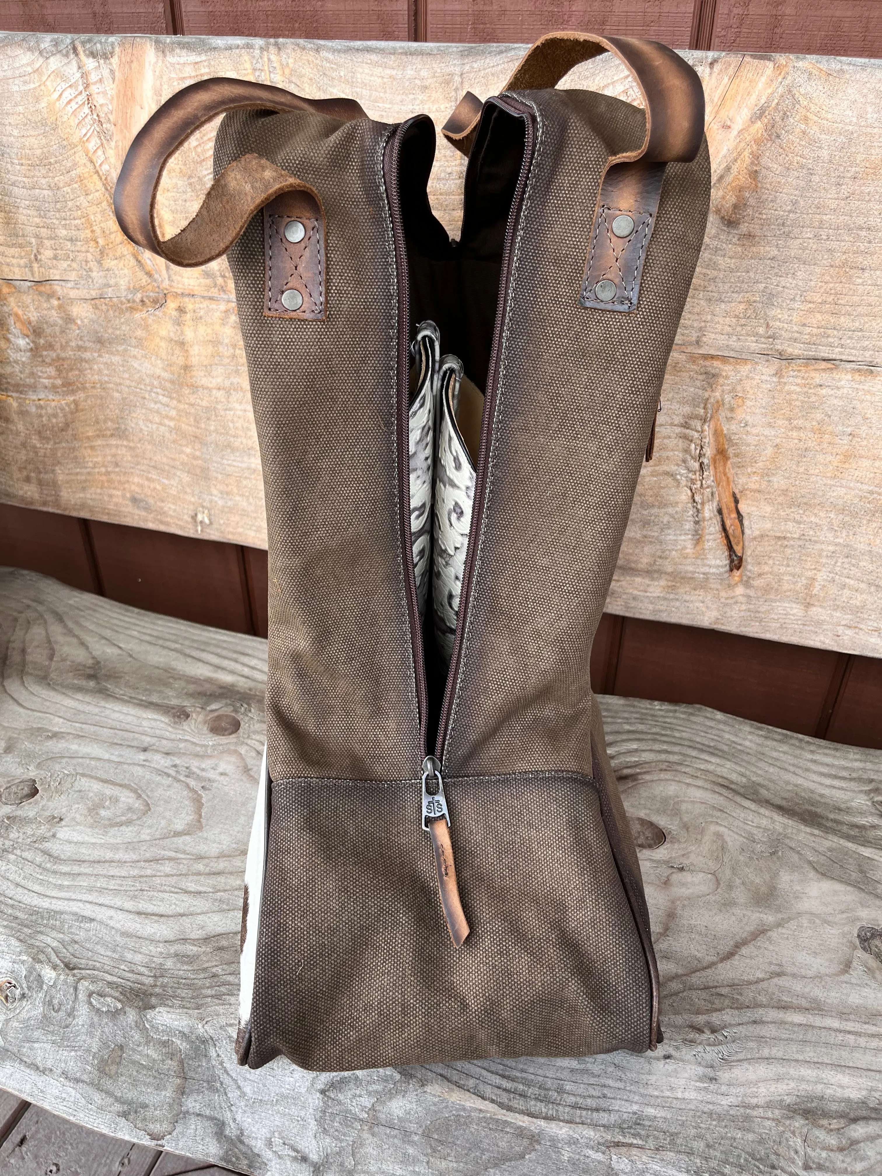 STS Classic Cowhide Boot Bag STS39960