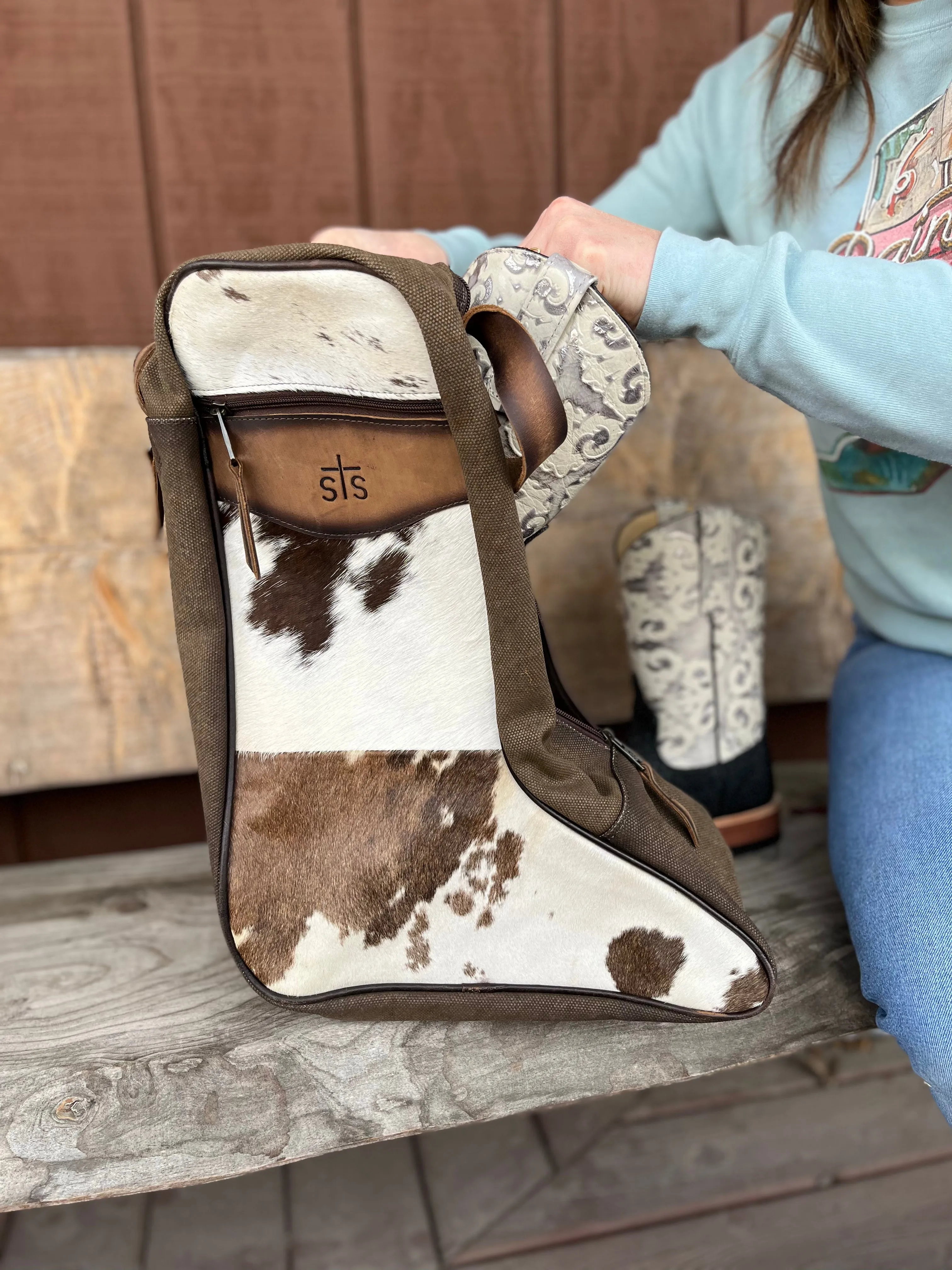 STS Classic Cowhide Boot Bag STS39960