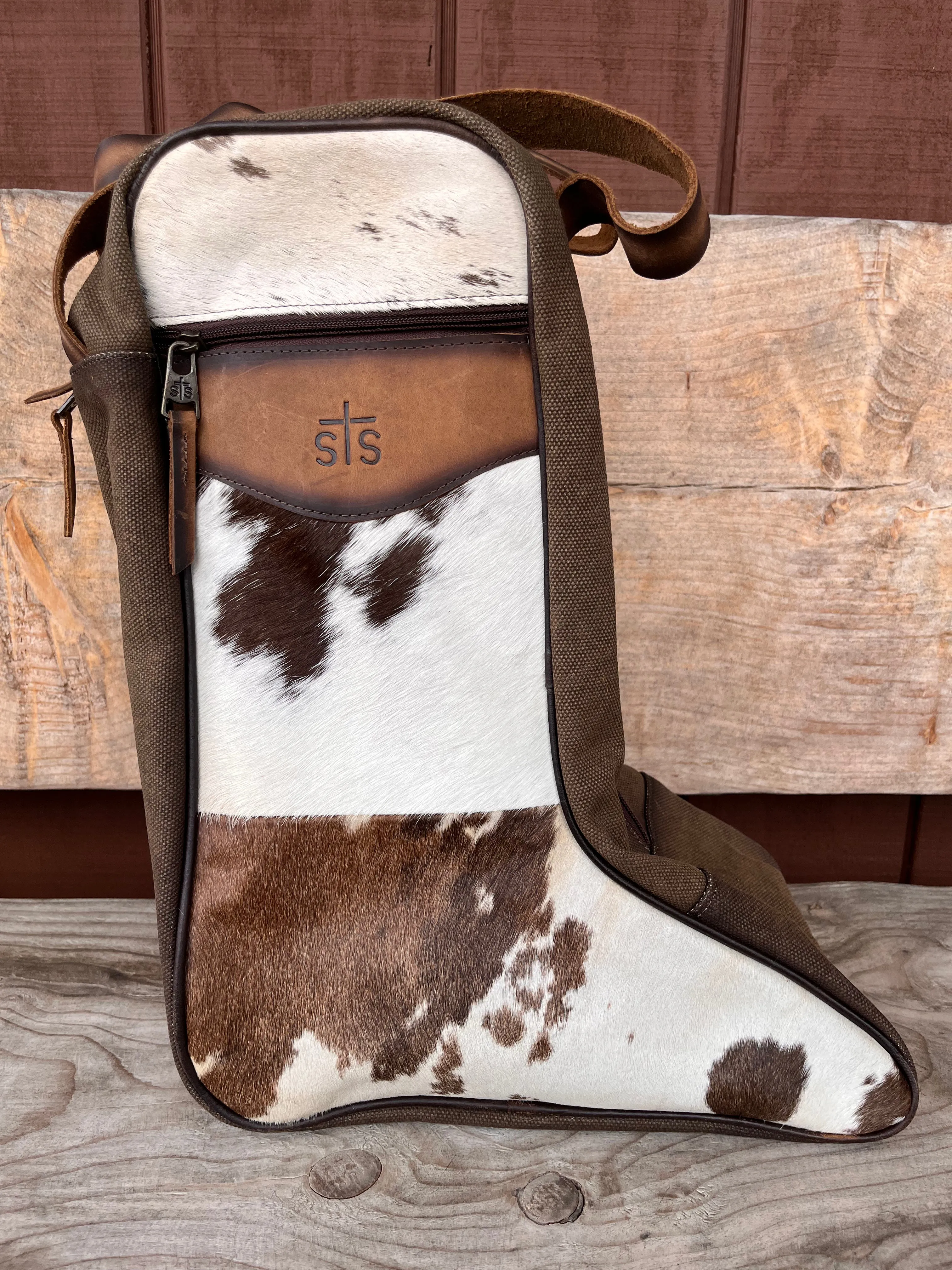 STS Classic Cowhide Boot Bag STS39960