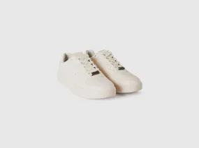 Suede-look low-top sneakers - Creamy White | Benetton