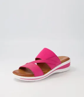 SUPERSOFT Teelina Fuchsia Leather Elastic Sandals