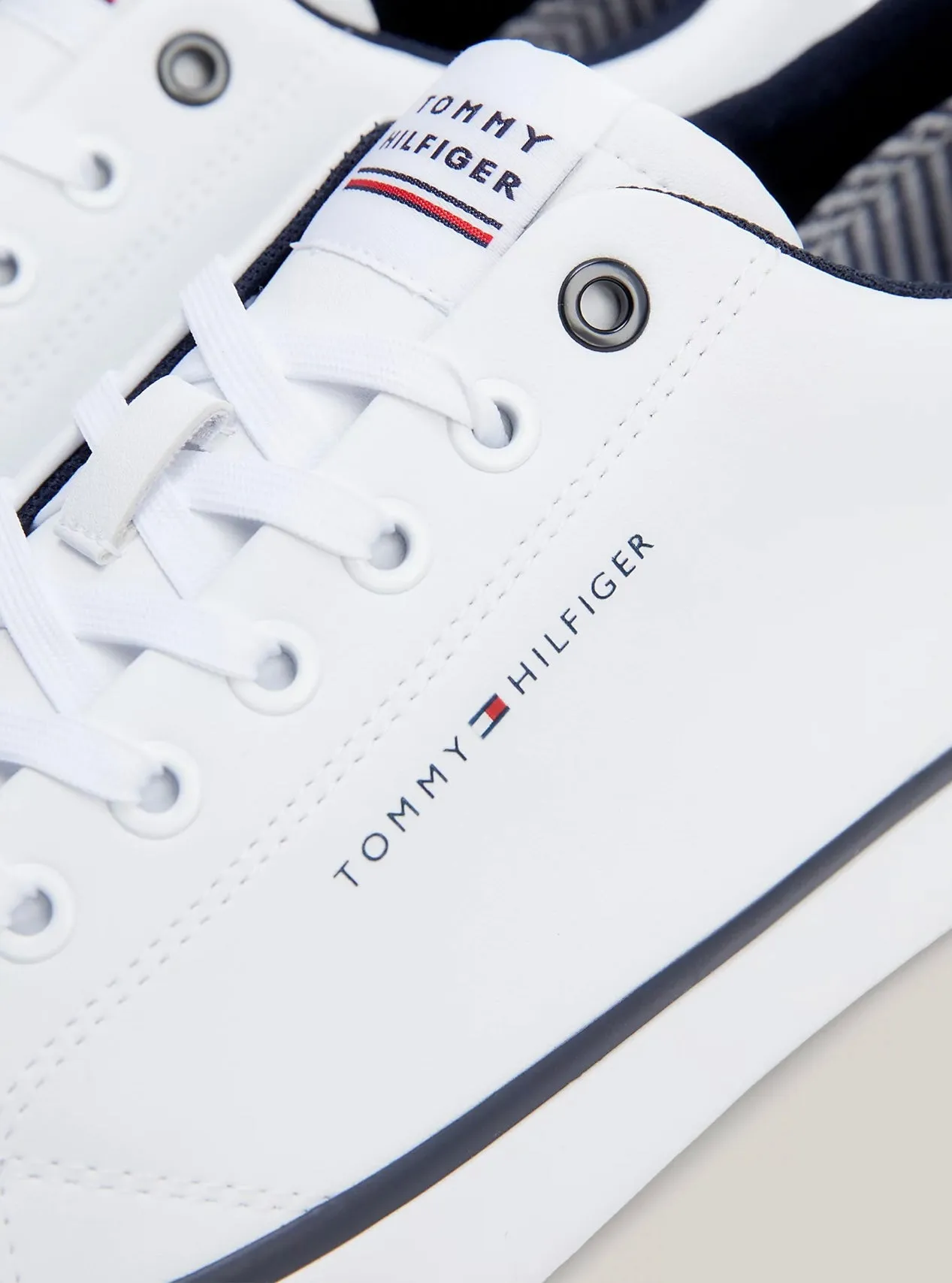 TOMMY HILFIGER LACE-UP LOGO TRAINERS