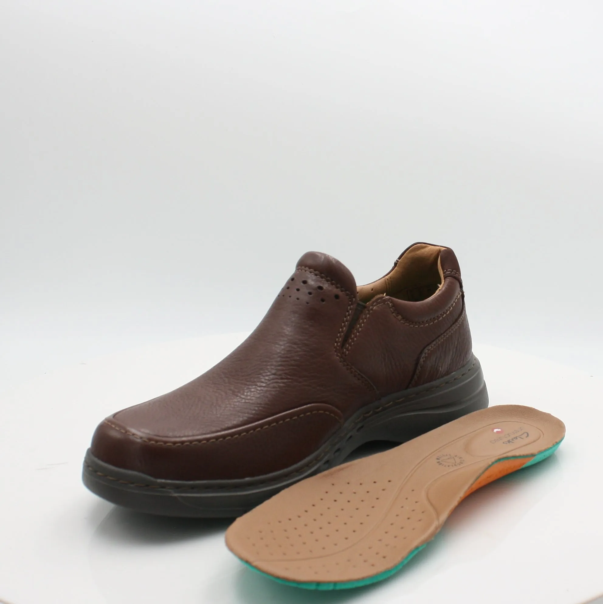 Un BrawleyStep  EX WIDE CLARKS