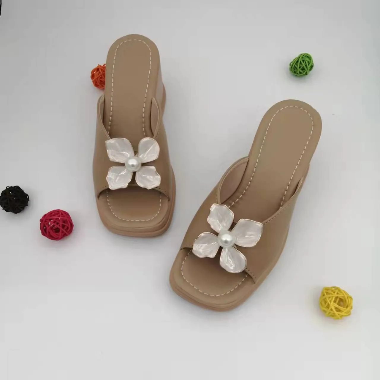 Vinthentic Isabella Platform Sandals